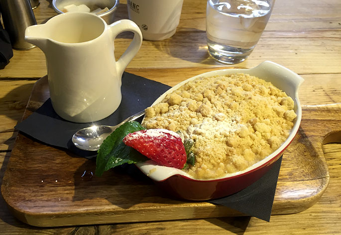 Banc Brasserie apple fig crumble