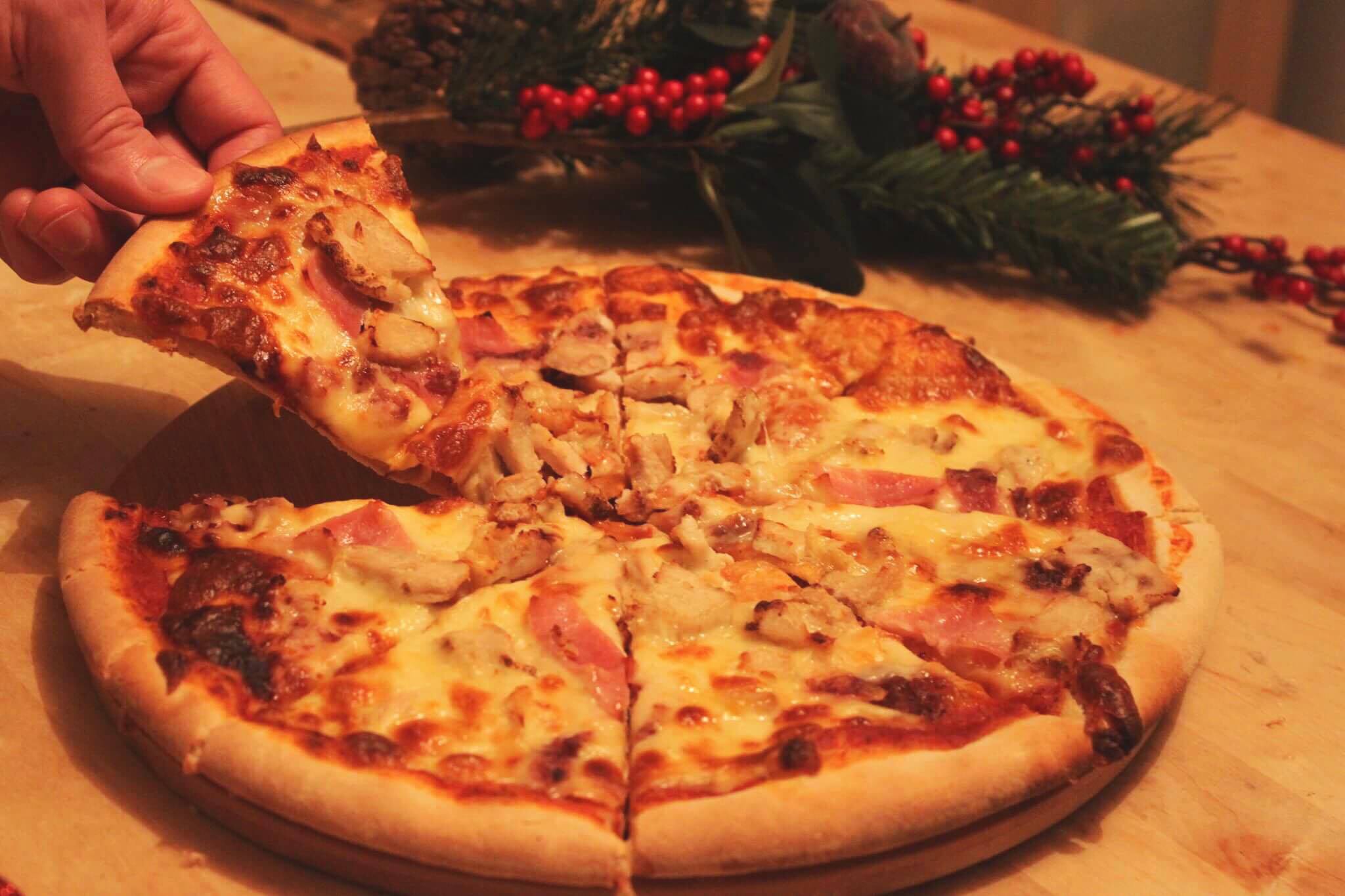Lidl Brings Christmas Dinner to Pizza
