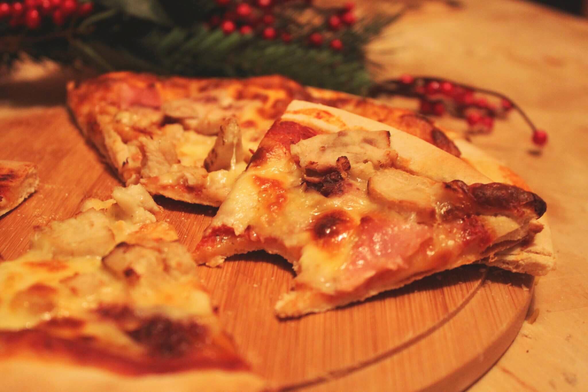 Lidl Brings Christmas Dinner to Pizza