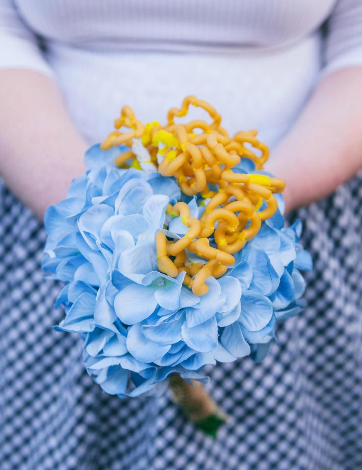 Couple has a macaroni cheese themed wedding