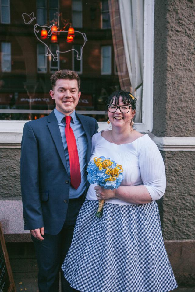 Couple has a macaroni cheese themed wedding